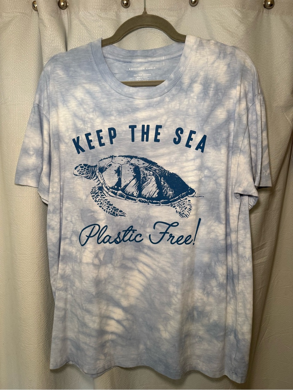 American Eagle Outfitters Light Blue Graphic Tee with Navy Print